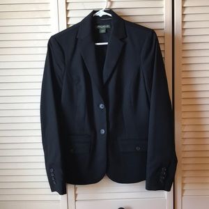 Beautiful fitted black blazer from Eddie Bauer